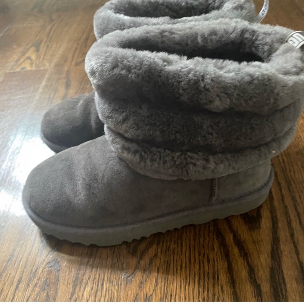 UGG girls CLASSIC MINI FLUFF
OUILTED BOOT